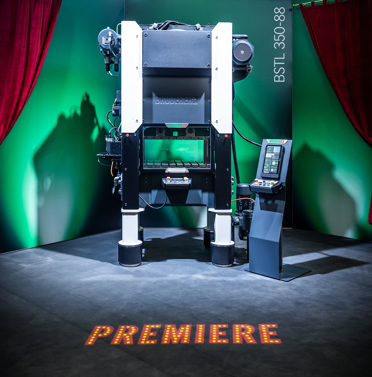 BRUDERER AG Stanzautomat auf der Blechexpo-Messe in Stuttgart 2023